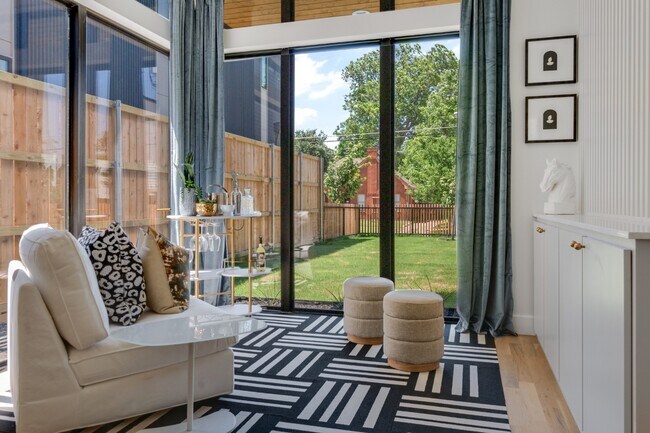 Foto del edificio - Scandinavian Inspired Newer Construction - near Greenville Ave, Henderson