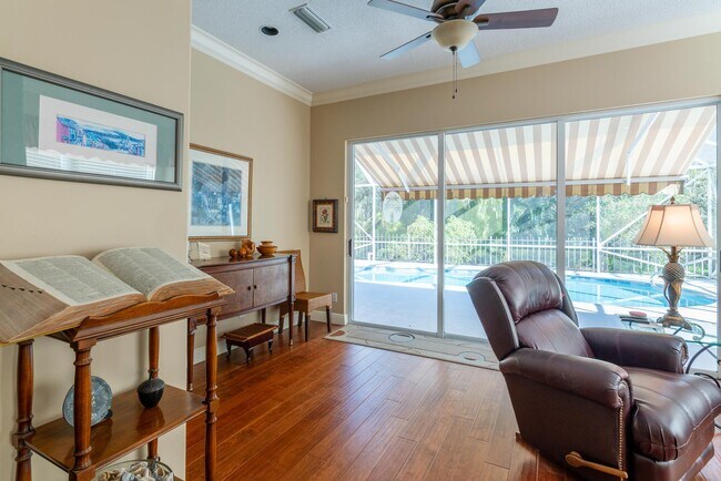 Building Photo - 130 S Hampton Dr