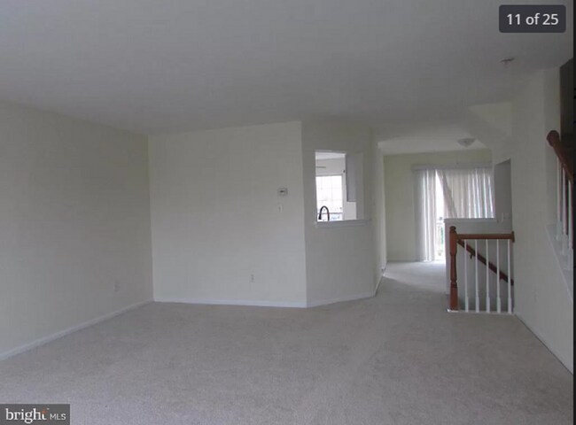 Building Photo - 3 Bedroom 2.5 Bath Townhome