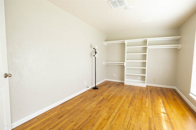 Foto del edificio - 12514 Park Forest Dr