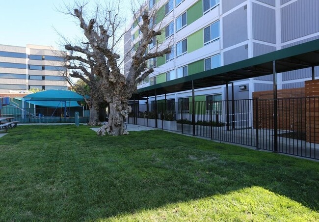 Building Photo - 14650 Sherman Way