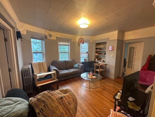 Building Photo - 69 Conwell Ave