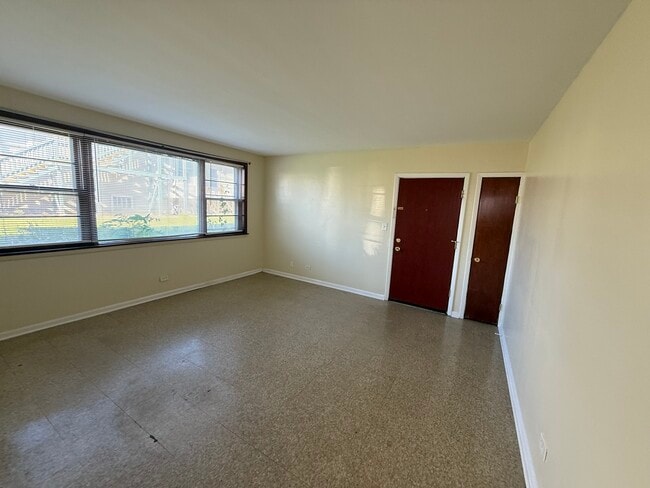 Building Photo - 1826 S 13th Ave