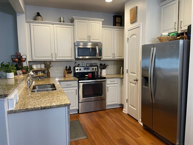 Kitchen - 52 Holly Berry Ln