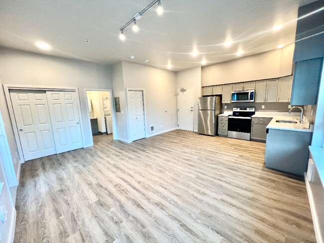 Building Photo - 2330 Yakima Ct