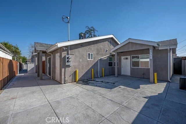 Foto del edificio - 6237 Agnes Ave