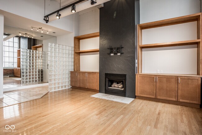 Foto del edificio - 611 N Park Ave