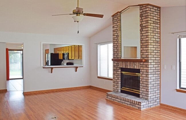 Foto del edificio - 3906 Summerwood Ct