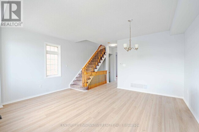 Photo du bâtiment - 7035 Rexwood Rd