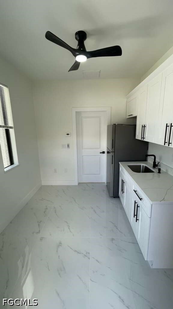 Foto del edificio - 528 Raintree St E