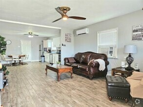 Building Photo - 4514 W Bayshore Dr