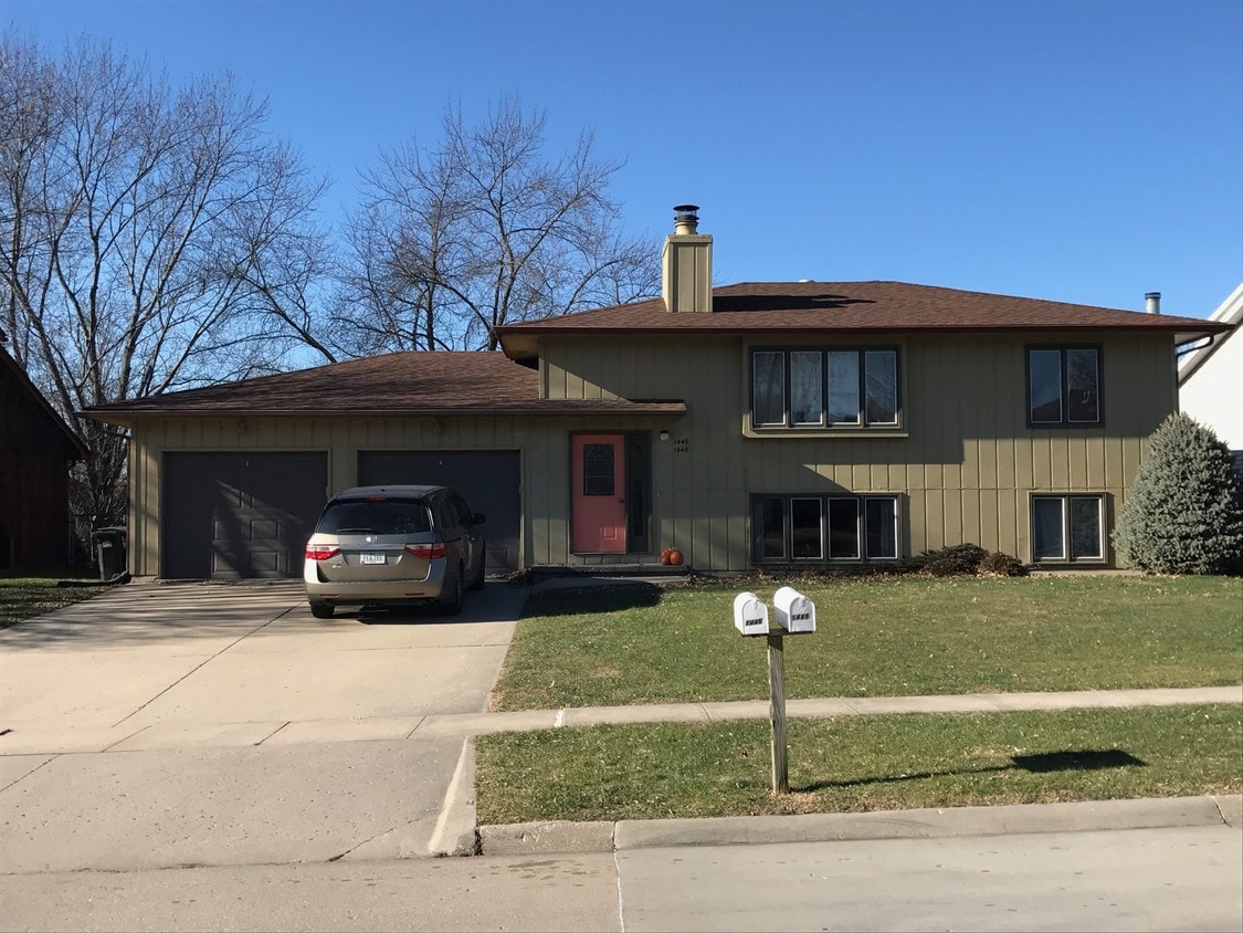 1446 Eastview Dr, Coralville, IA 52241 Townhome Rentals in Coralville