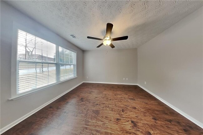 Foto del edificio - 5197 Running Doe Dr