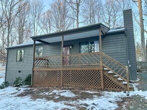 Building Photo - 8 Barkley Ln