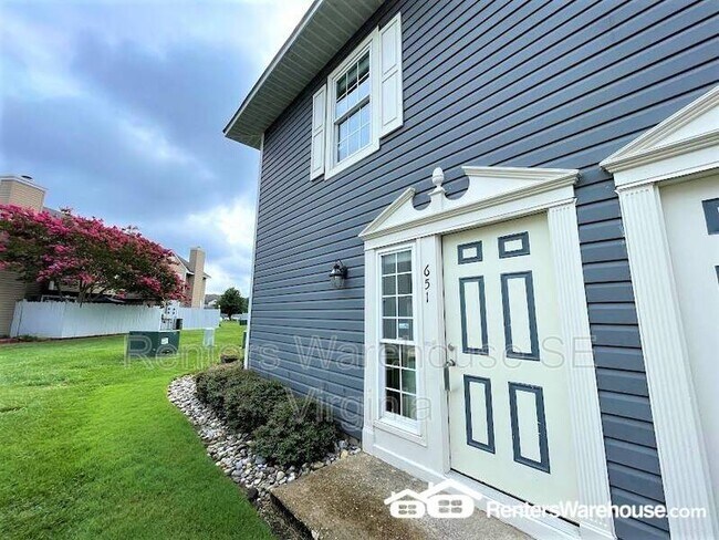 Building Photo - 651 Ridge Cir