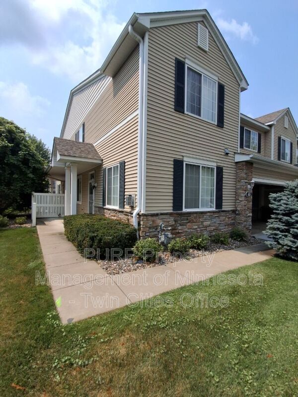 Building Photo - 40 River Woods Dr W