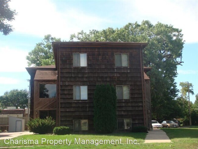 Building Photo - 703 S Dakota Ave