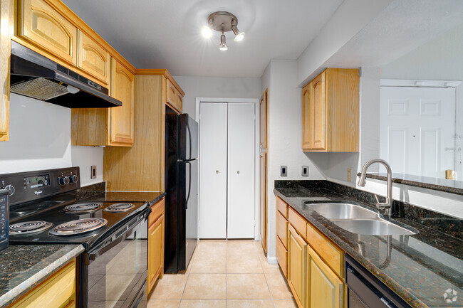 2BR, 1BA - 810SF - Kitchen - Regency Gardens