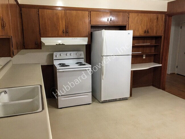 Foto del edificio - 1114 Brennen Rd