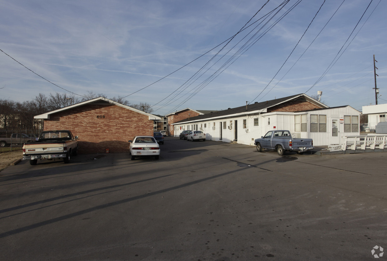 Building Photo - Madison Manor Apartments