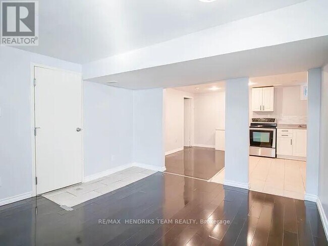 Photo du bâtiment - 14 Rendale Ave