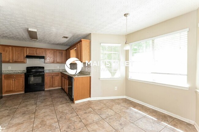 Foto del edificio - 3 Bedroom Pet-Friendly Home in Covington, GA with Main Street Renewal