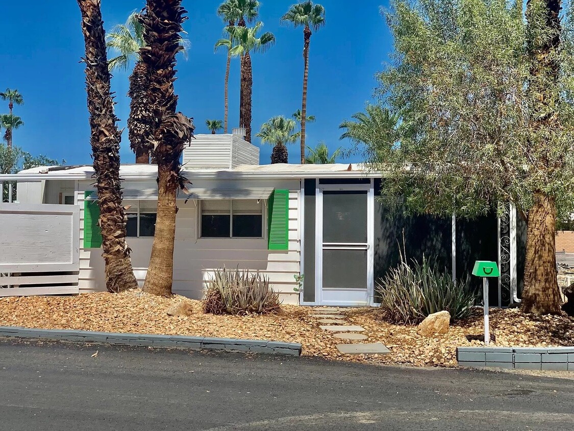 Primary Photo - Beautiful Home for rent
