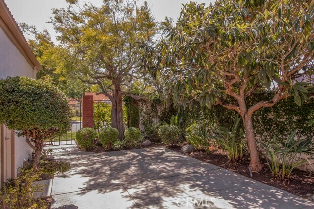 Building Photo - 5239 Elvira