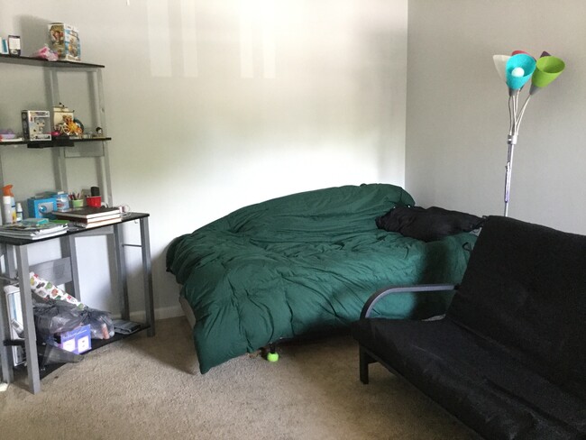 Building Photo - 1110 Carlton Avenue, Unit 204 - D