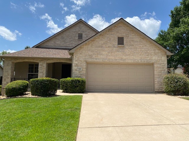 Primary Photo - 105 Purple Sage Dr