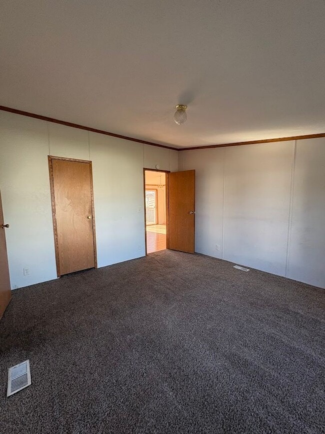 Building Photo - Three bedroom two bathroom home for rent