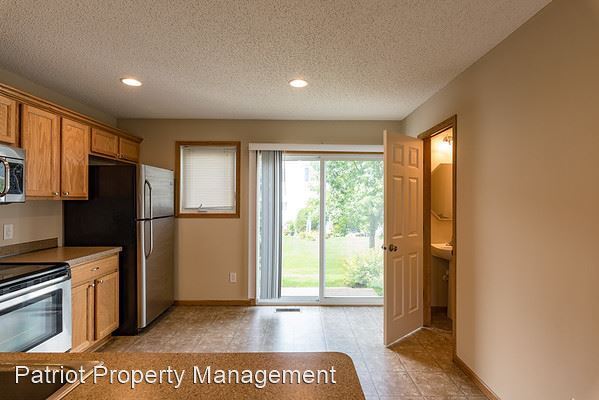 Building Photo - 2 br, 1.5 bath House - 4960 Emmit Drive Un...