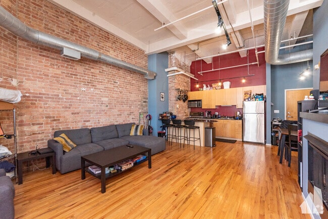Building Photo - 420 S Clinton St