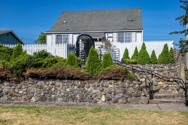Building Photo - Adorable 3 Bed/2 Bath Home in Tacoma