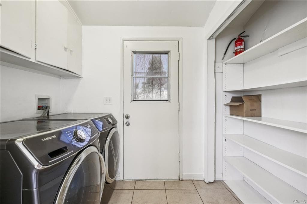 Foto principal - 16001 Tuba St