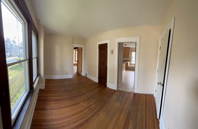 Building Photo - 15 Isham St