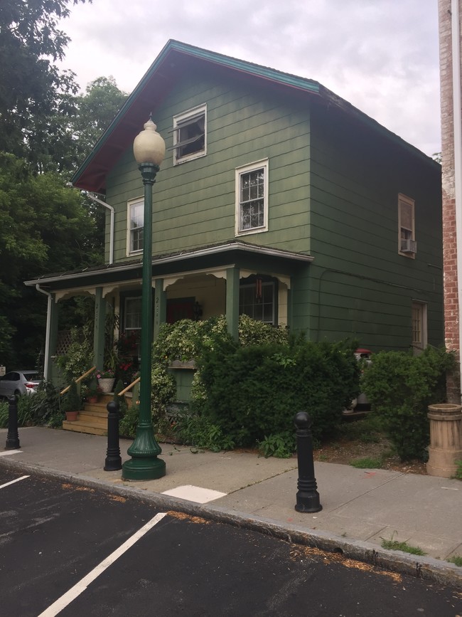 Foto del edificio - 44 Wright Ave