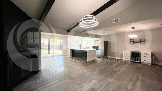 Building Photo - 1520 Armstrong Dr