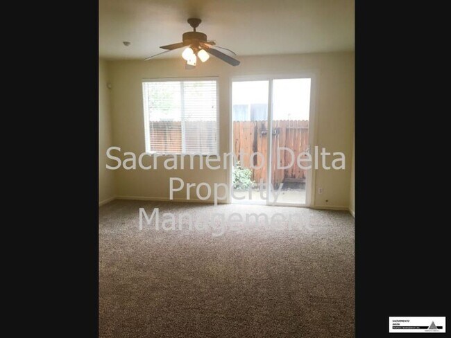 Foto del edificio - Adorable 2 bedroom 2.5 bath home