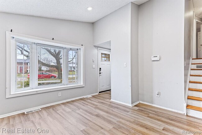 Foto del edificio - 30450 Avondale St