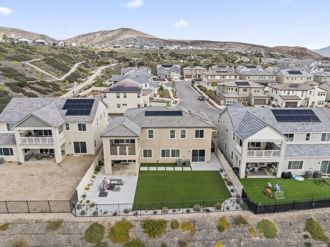 Foto del edificio - "Spacious Santa Clarita Sanctuary: 4-Bedro...