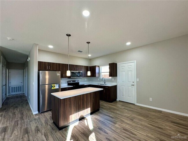 Foto del edificio - 17 E Walnut Ave