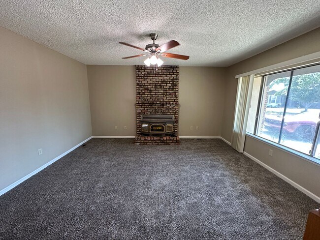 Building Photo - Modesto home for rent