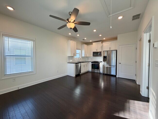 Foto del edificio - 1747 Stone Hedge Dr NW