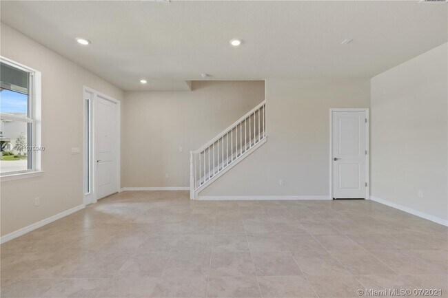 Building Photo - 1280  Eucalyptus Drive  2 Hollywood Fl 33019