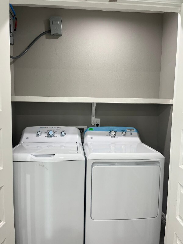 Foto del edificio - 6911 Venus Dr