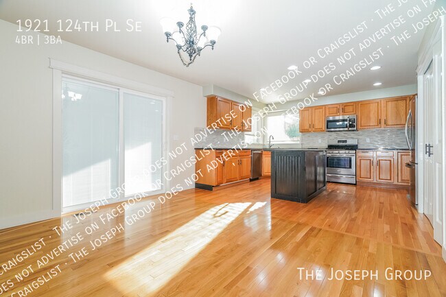 Foto del edificio - 1921 124th Pl SE