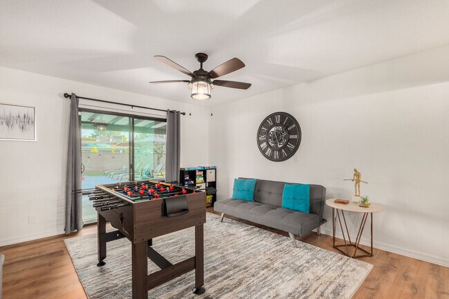 Foto del edificio - 1655 E Glencove St