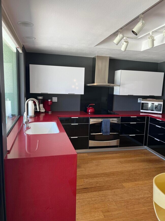 Foto del edificio - 47 Marbella Dr