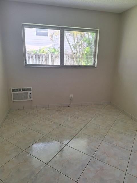 Foto del edificio - 2020 NE 51st Ct